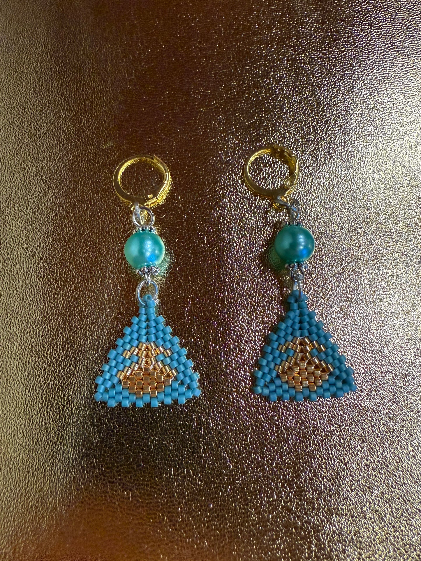 Small beaded Ulu earrings