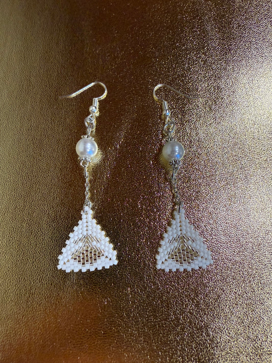 Small beaded Ulu earrings on chain+bead