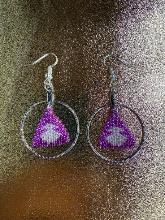 Beaded Ulu earrings in hoops