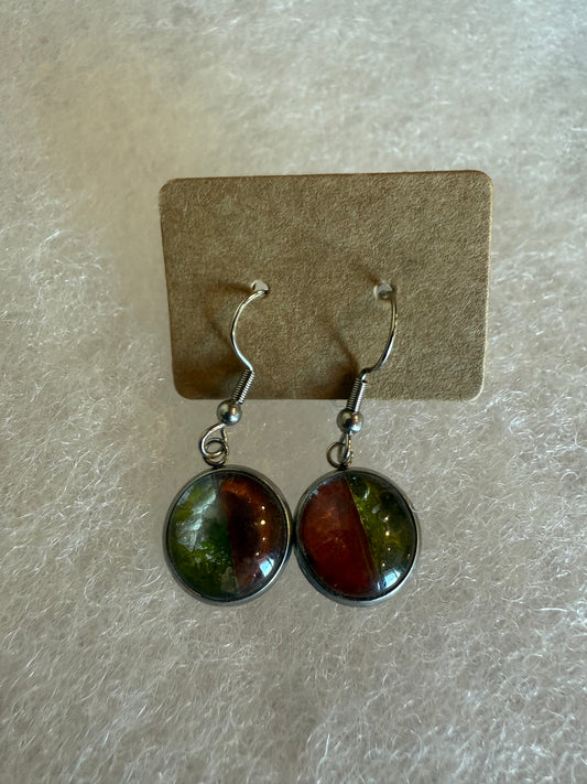 Red/green leaf earrings - 2