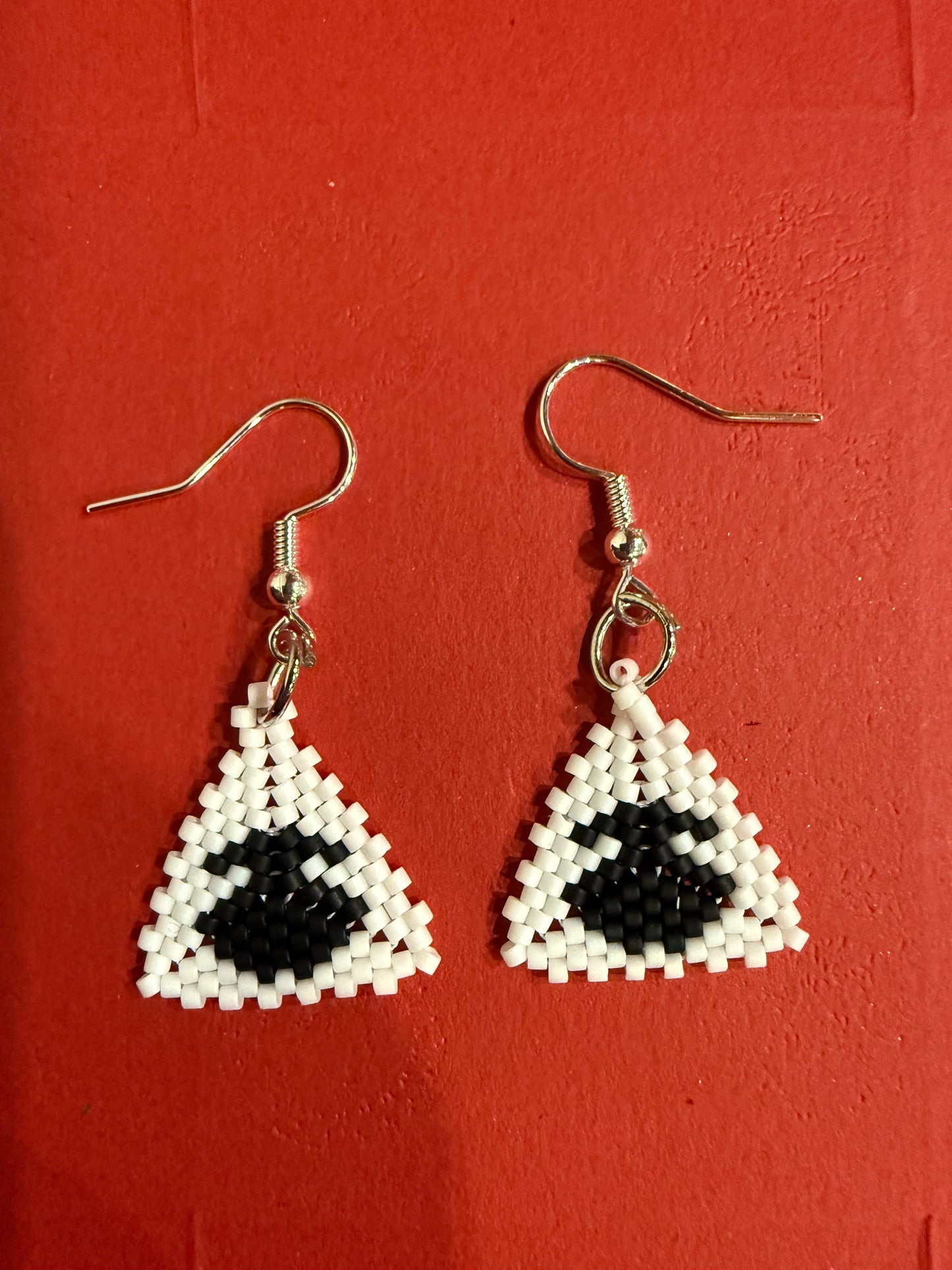 Small beaded Ulu earrings